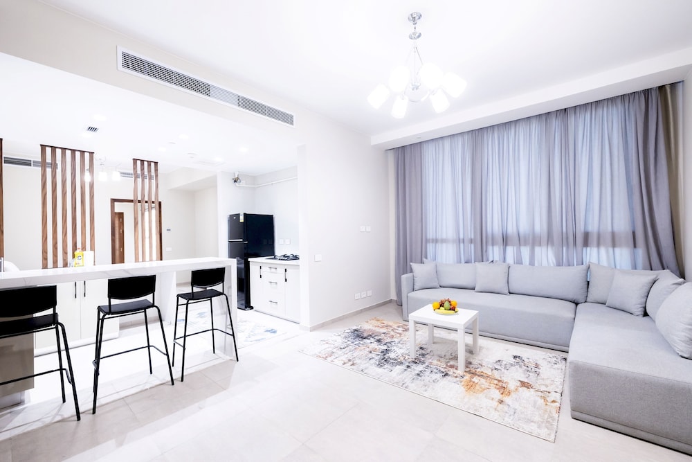 Apartment photo 2