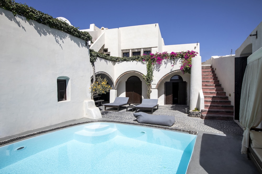 Grand Four Bedroom Villa with Private Pool