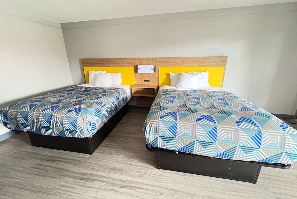 Room, 2 Double Beds, Non Smoking photo 3