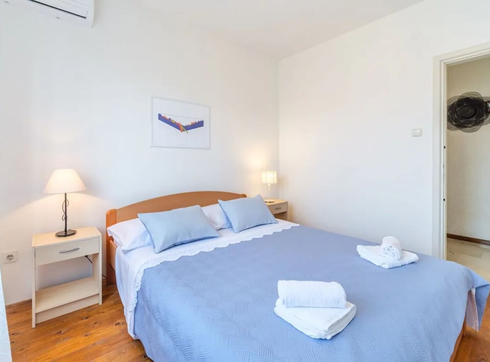 House (Three Bedroom Apartment With Terrace ) photo 3