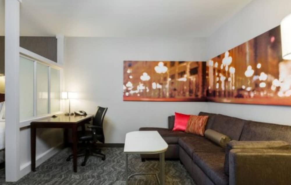 Suite, Multiple Beds - Photo 5