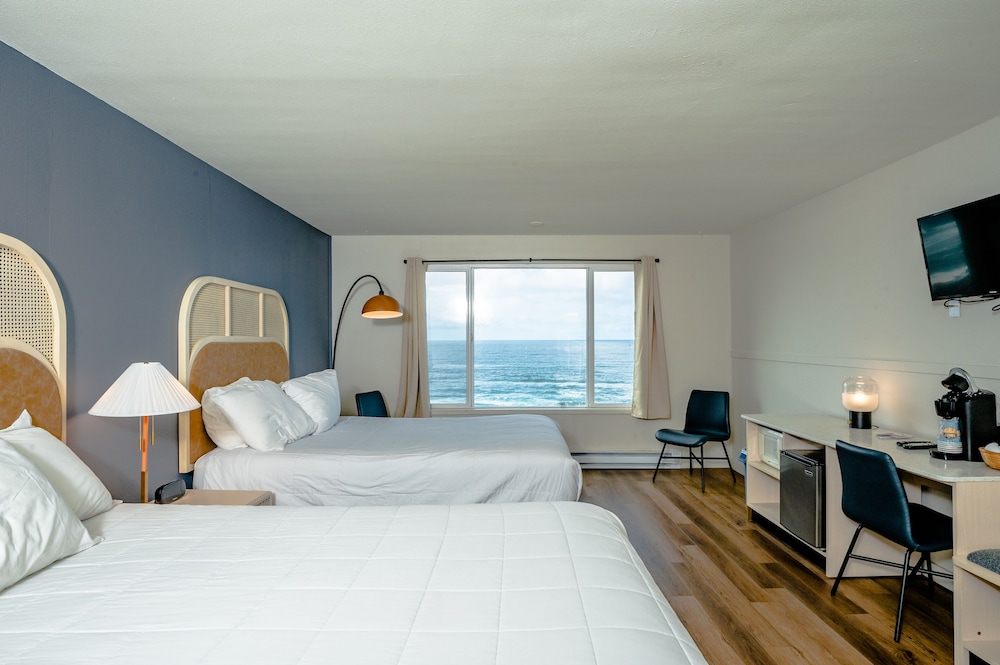 Deluxe Two Queen Room with Ocean View