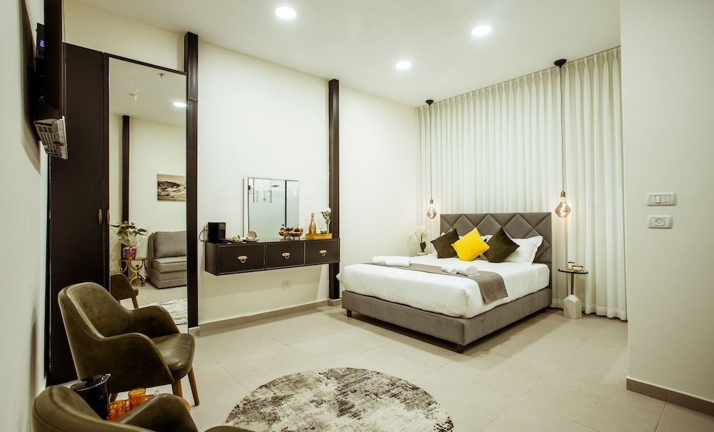 Executive Suite photo 2
