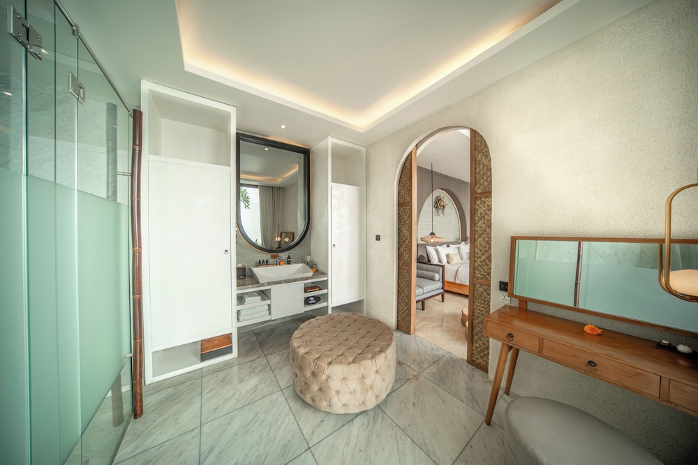 Royal Villa - Photo 14