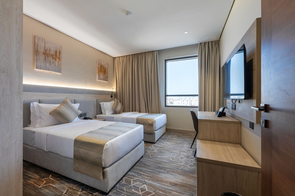 Executive Suite, Multiple Beds photo 2