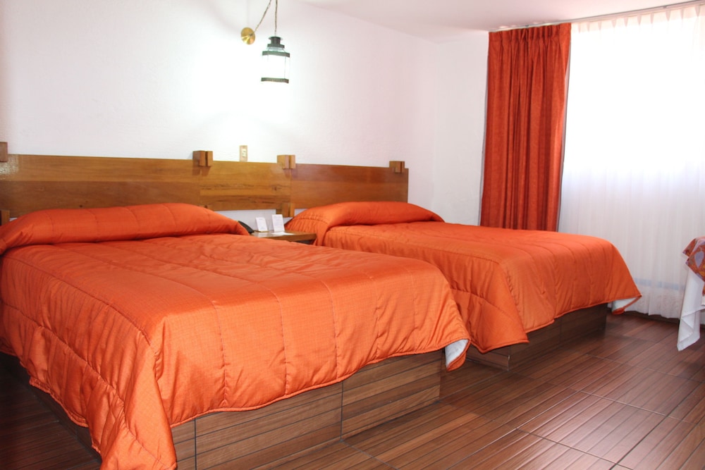 Room, 2 Double Beds, Non Smoking - Photo 11