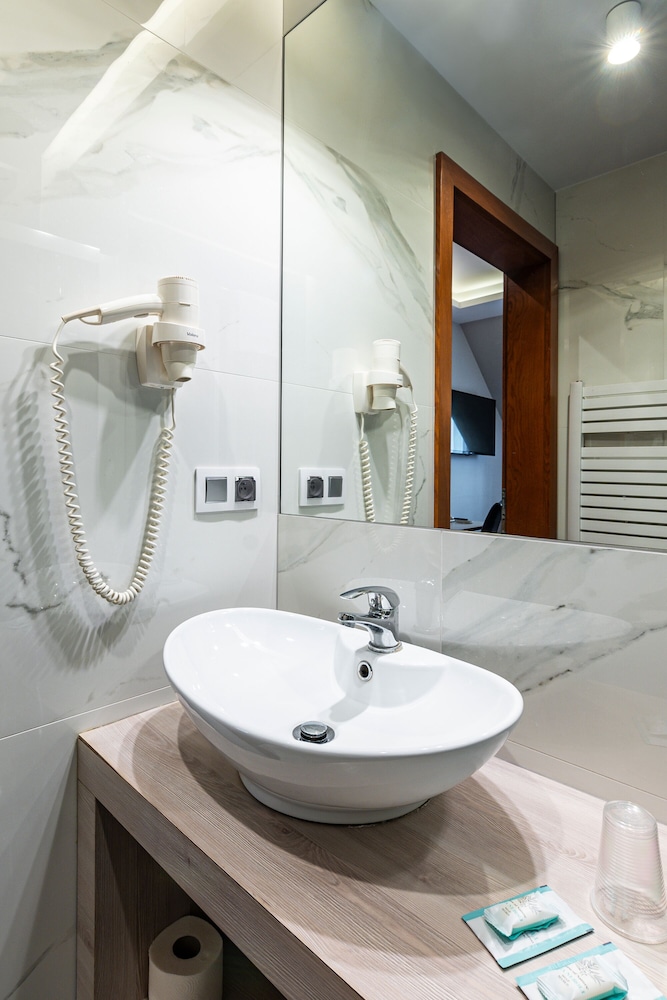 Basic Twin Room, 1 Bedroom photo 2