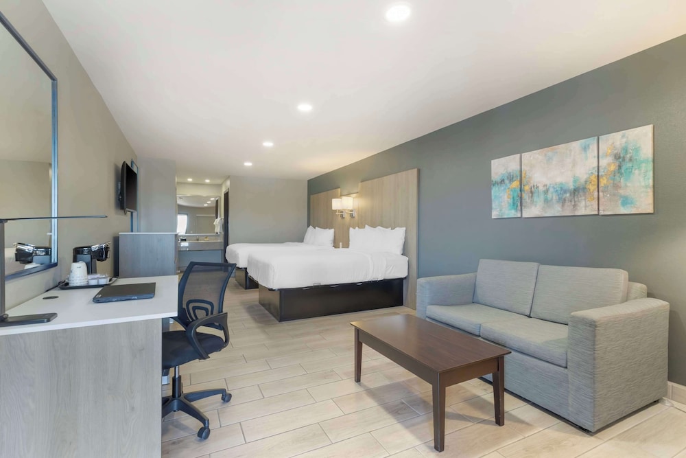 Junior Room, 2 Queen Beds, Non Smoking, Microwave