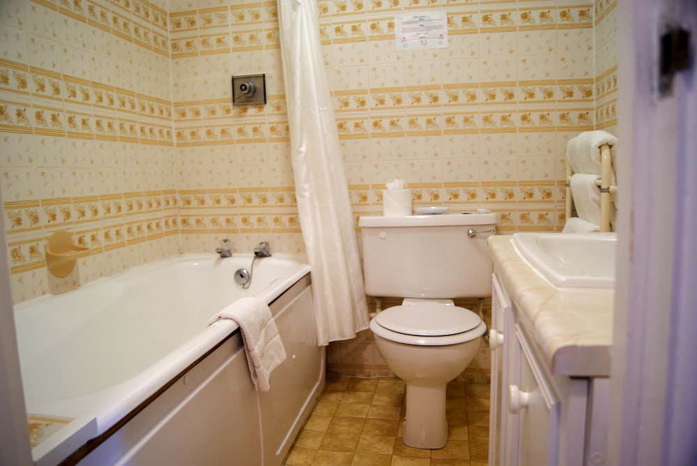 Economy Double Room - Photo 4