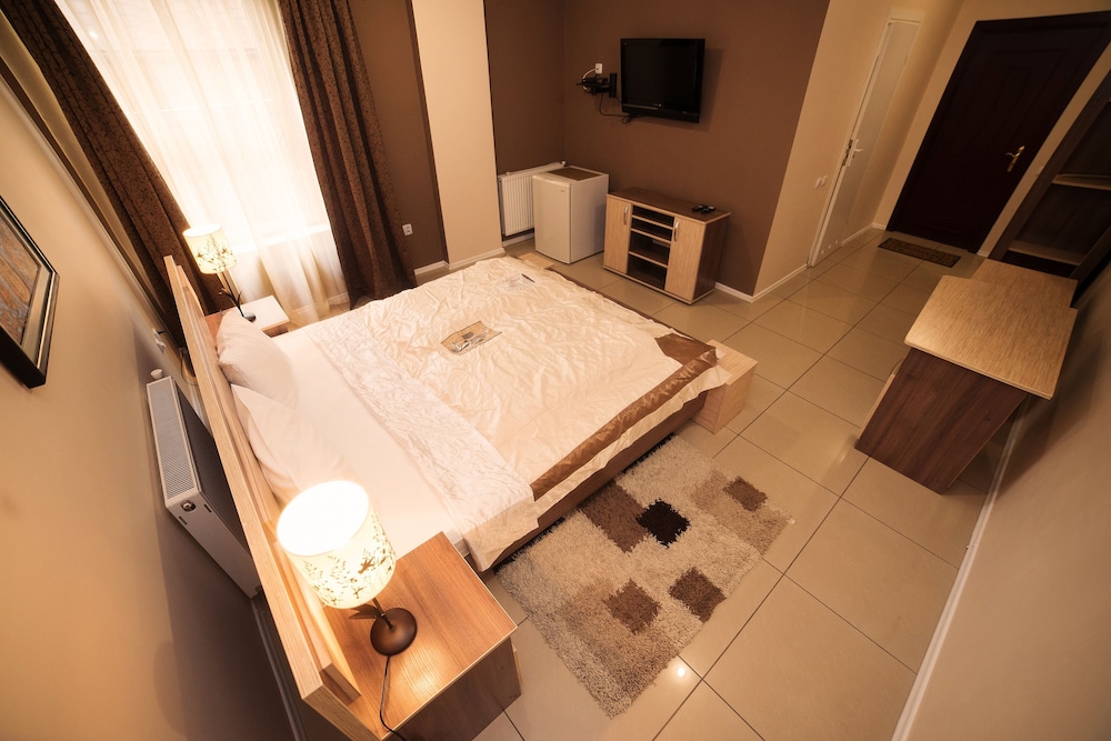 Junior Suite, Jetted Tub photo 3