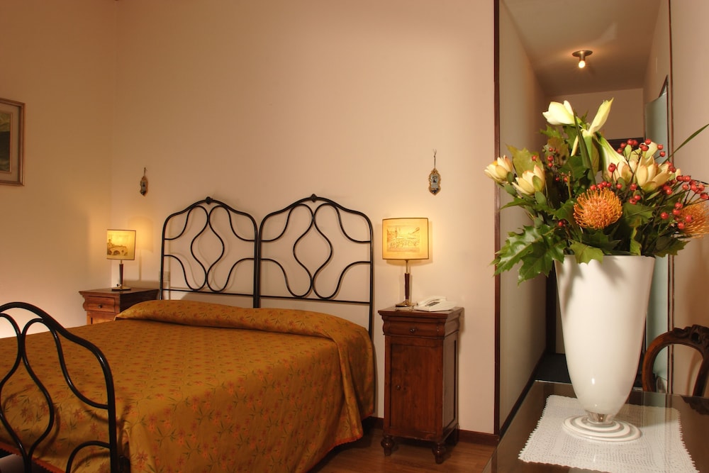Double or Twin Room photo 1