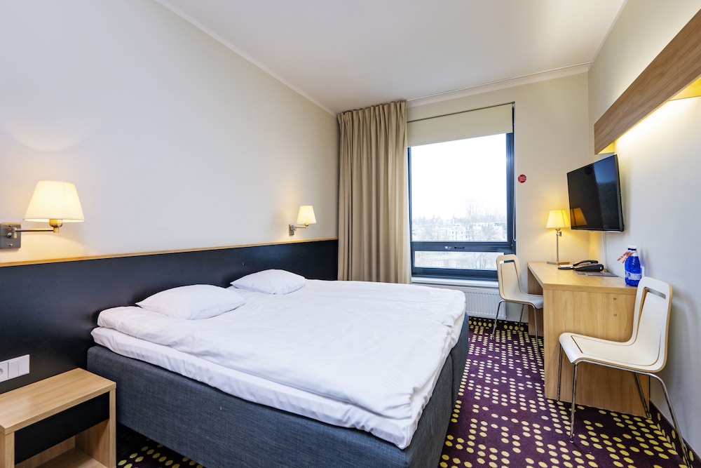 Standard Double or Twin Room - Photo 3