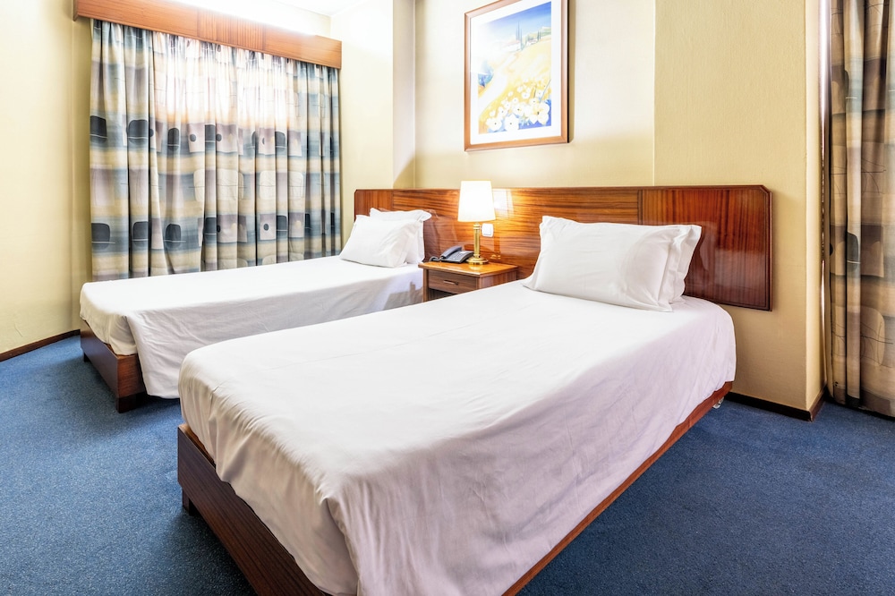 Standard Twin Room - Photo 5