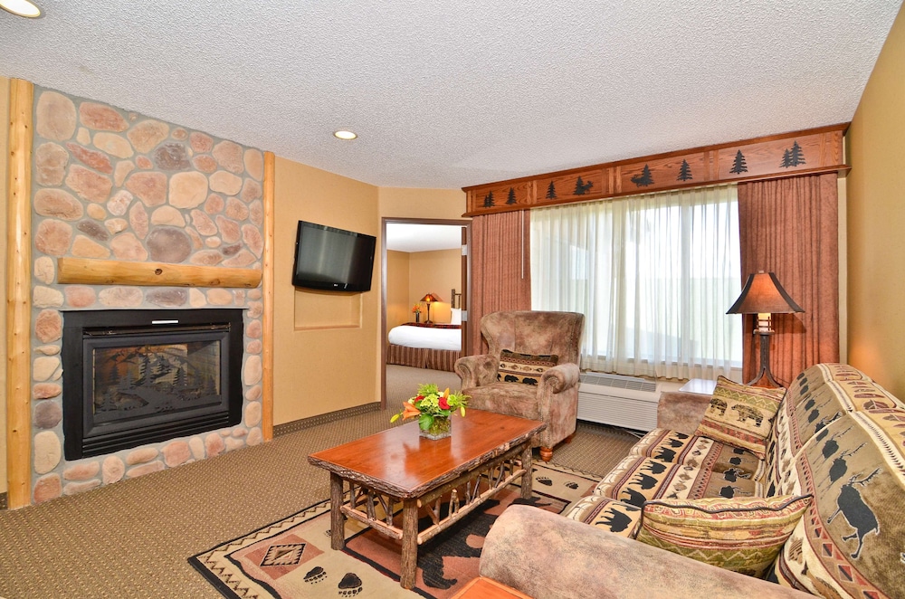 Suite, 1 King Bed, Non Smoking, Jetted Tub (Woodland Mist Room) photo 3