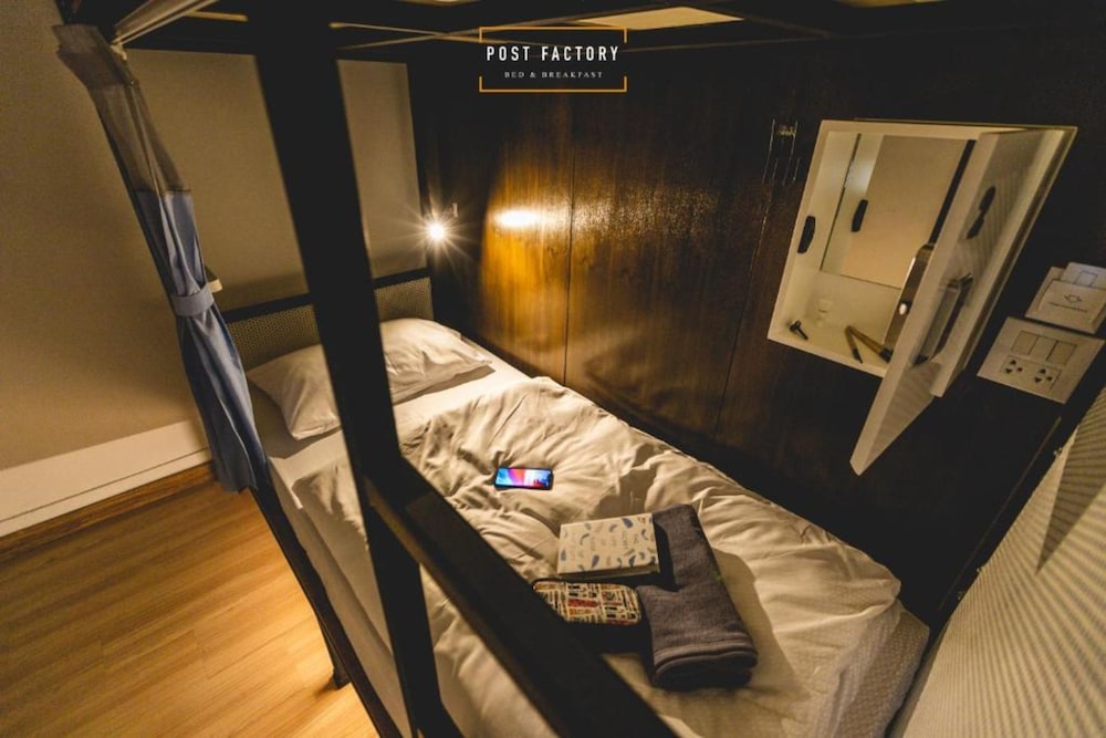 8-Bed Female Dormitory photo 3