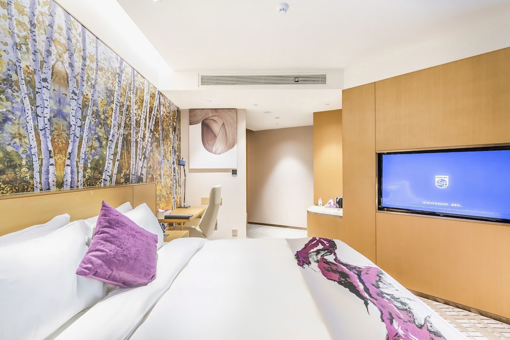 Junior Suite, 1 King Bed - Photo 1