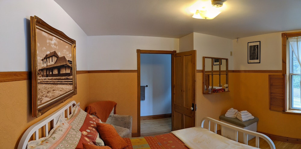 Standard Room, 1 Double Bed (La Mont-Rolland) photo 2