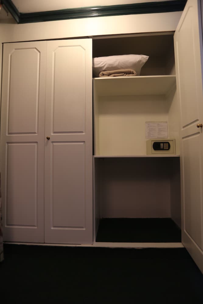 Double or Twin Room photo 3