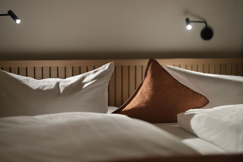 Exclusive Room, 1 Queen Bed, Non Smoking, Mountain View
