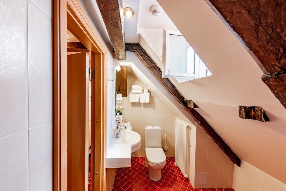 Deluxe Double or Twin Room (free parking included) - Photo 15