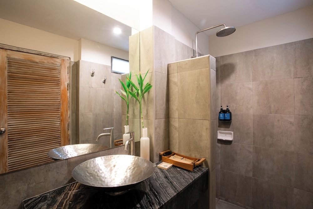Economy Triple Room - Photo 21