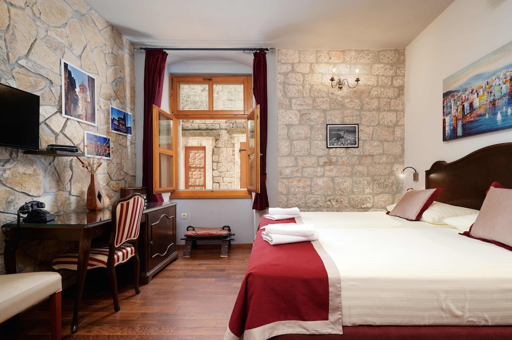 Triple Room - Photo 13