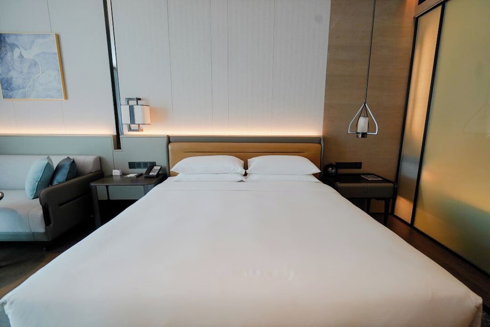 One King Bed photo 1