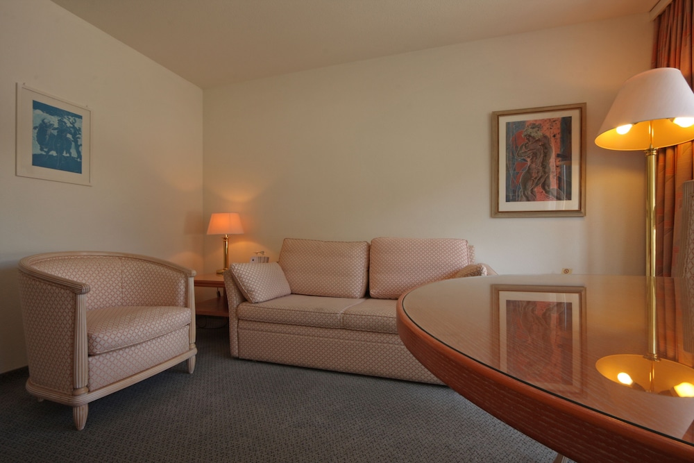 1 Bedroom & 1 Livingroom Suite with balcony