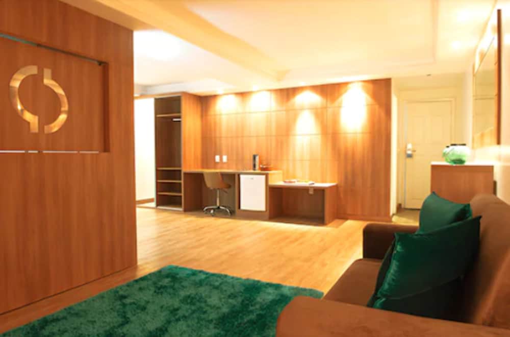 Luxury Suite photo 2