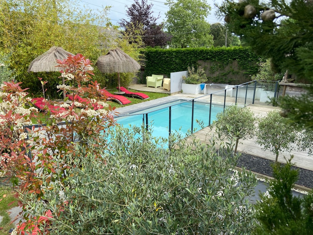 Family Apartment, Pool View