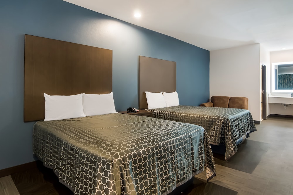 Room, 2 Queen Beds, Accessible, Non Smoking photo 3
