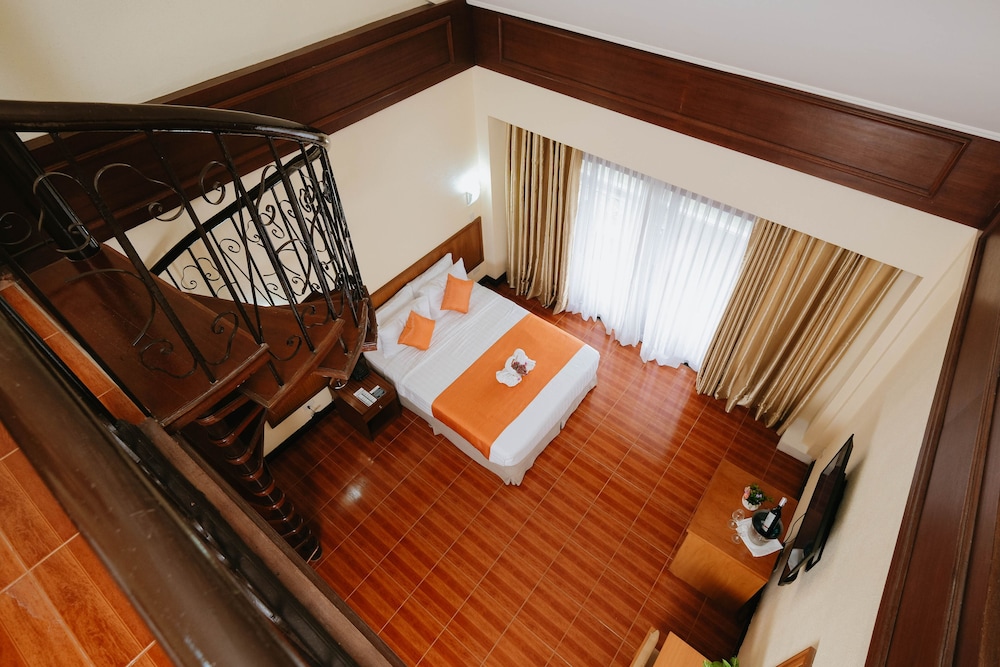 Club Loft, Multiple Beds, Lake View photo 2