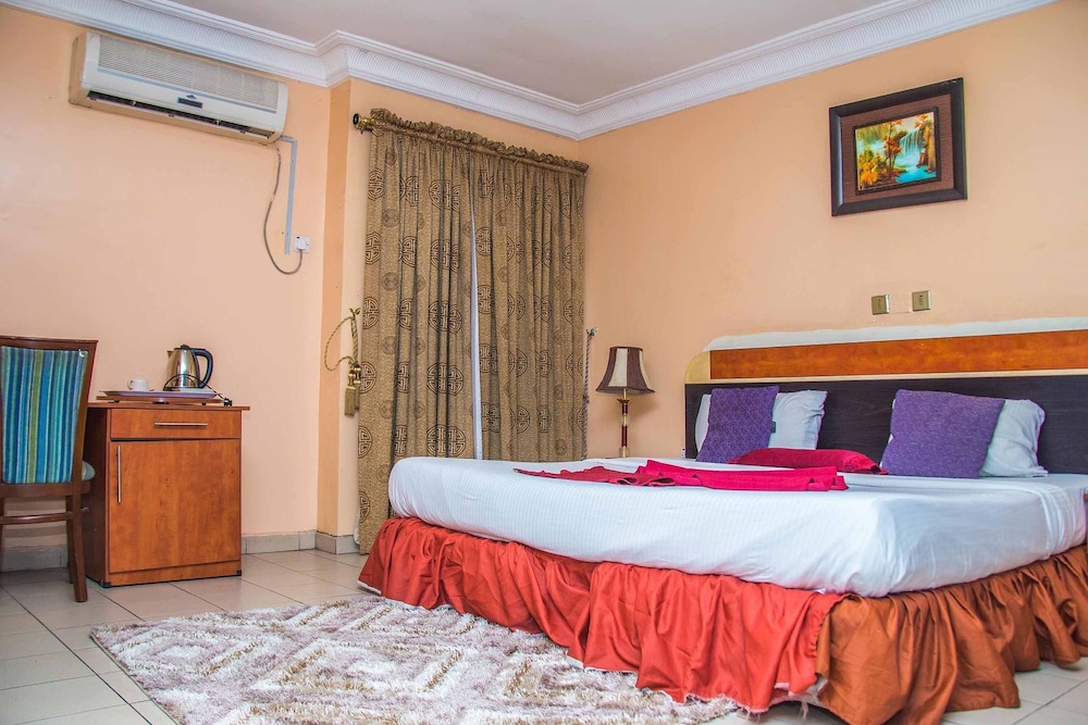 Executive Suite photo 2