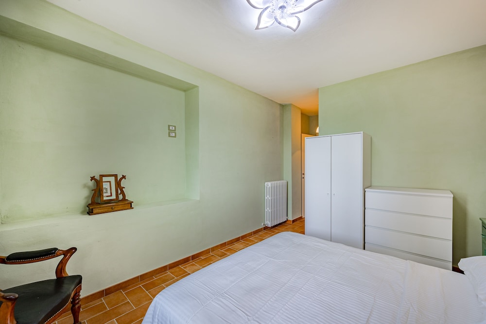 Family House, Multiple Bedrooms, Mountainside (Casabella With Garden) photo 2