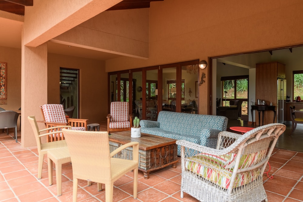 Luxury Villa, 4 Bedrooms photo 2