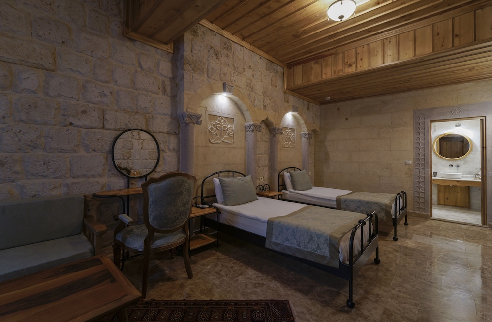 Stone Standard Twin Room - Photo 12