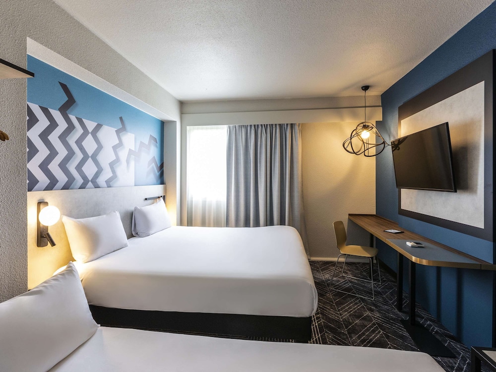 Superior Room, 1 Queen Bed with Sofa bed photo 1