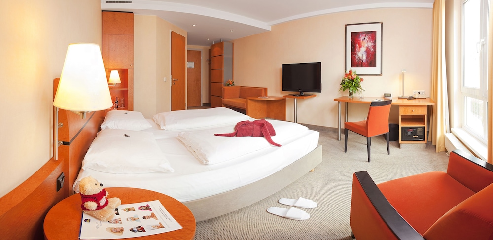 Standard Room, Multiple Beds - Photo 4
