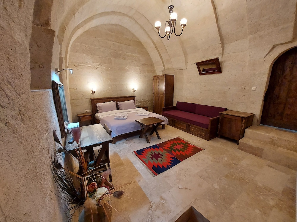 Deluxe Room - Photo 5