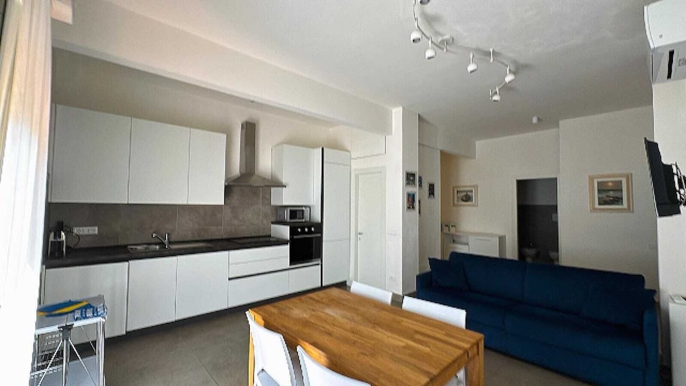 Classic Apartment, Sea View
