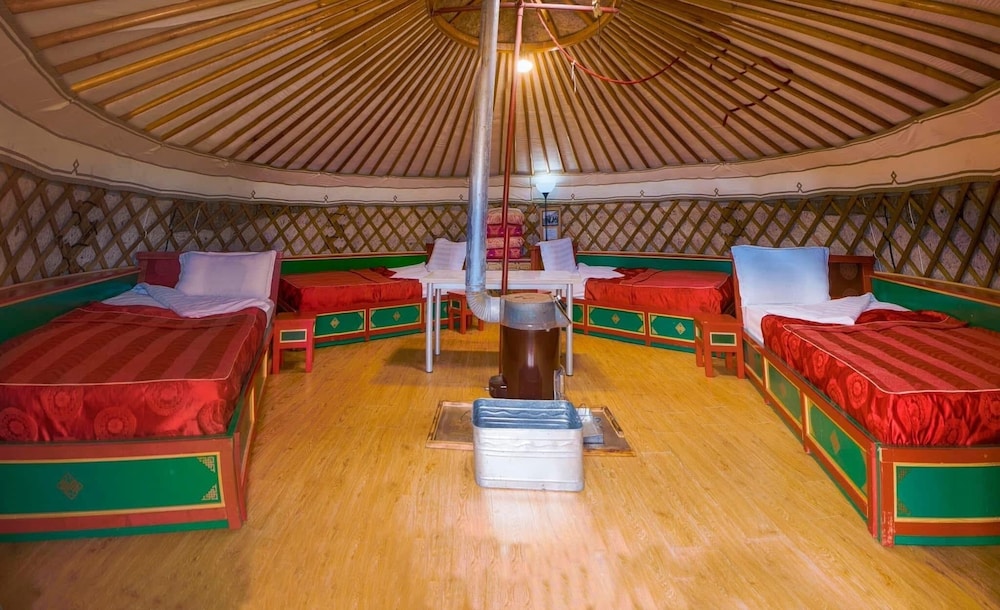 Standard Quadruple Room, Mountainside