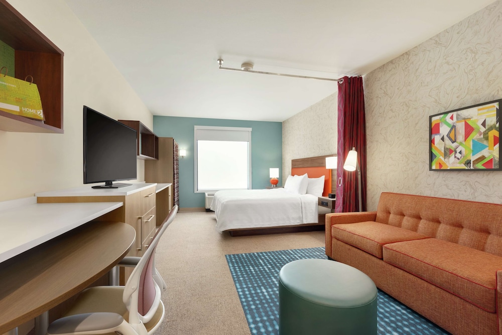 Studio Suite, 1 King Bed, Non Smoking - Photo 2