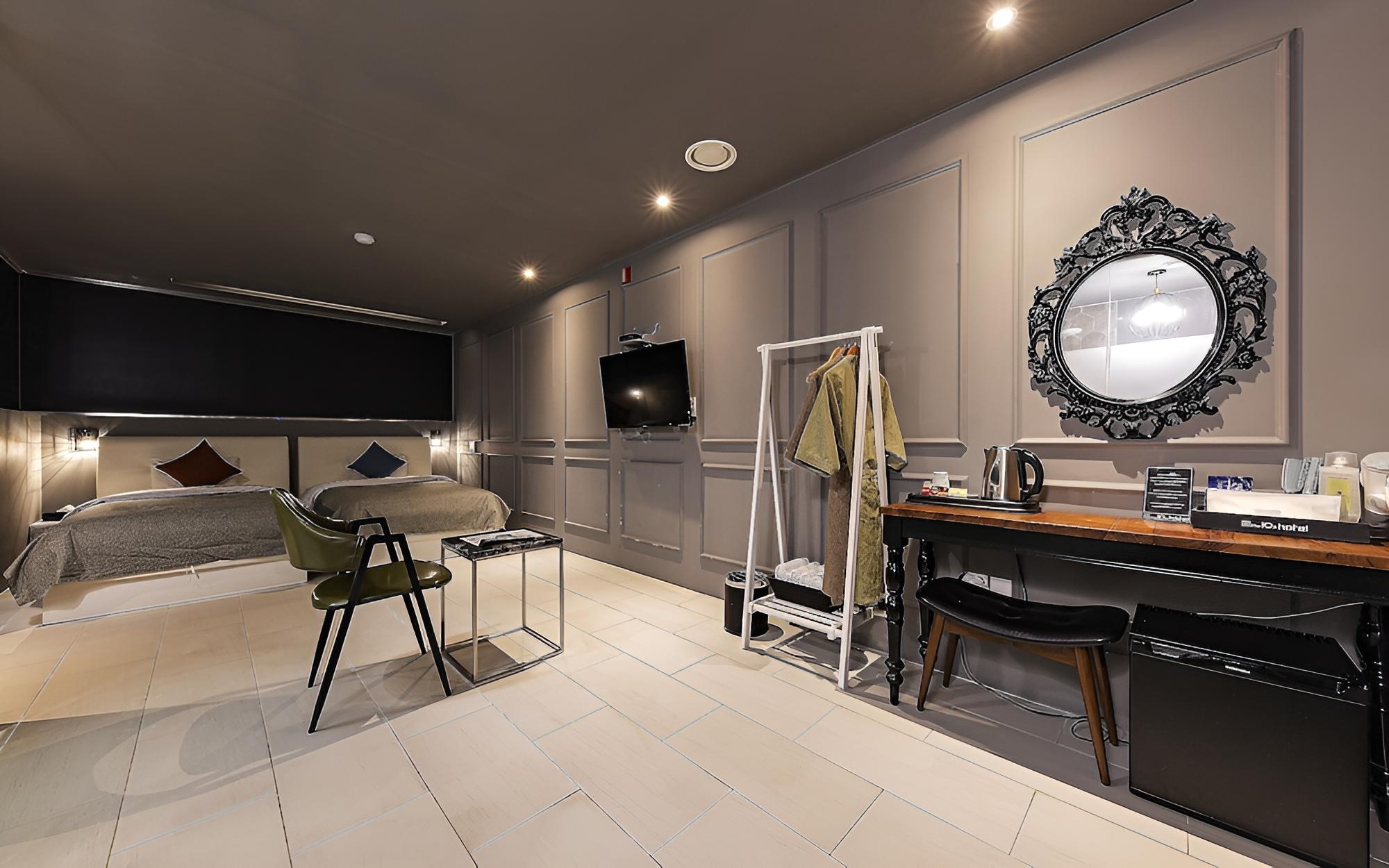 Room (Royal Suite (Duplex 4 People)) - Photo 1