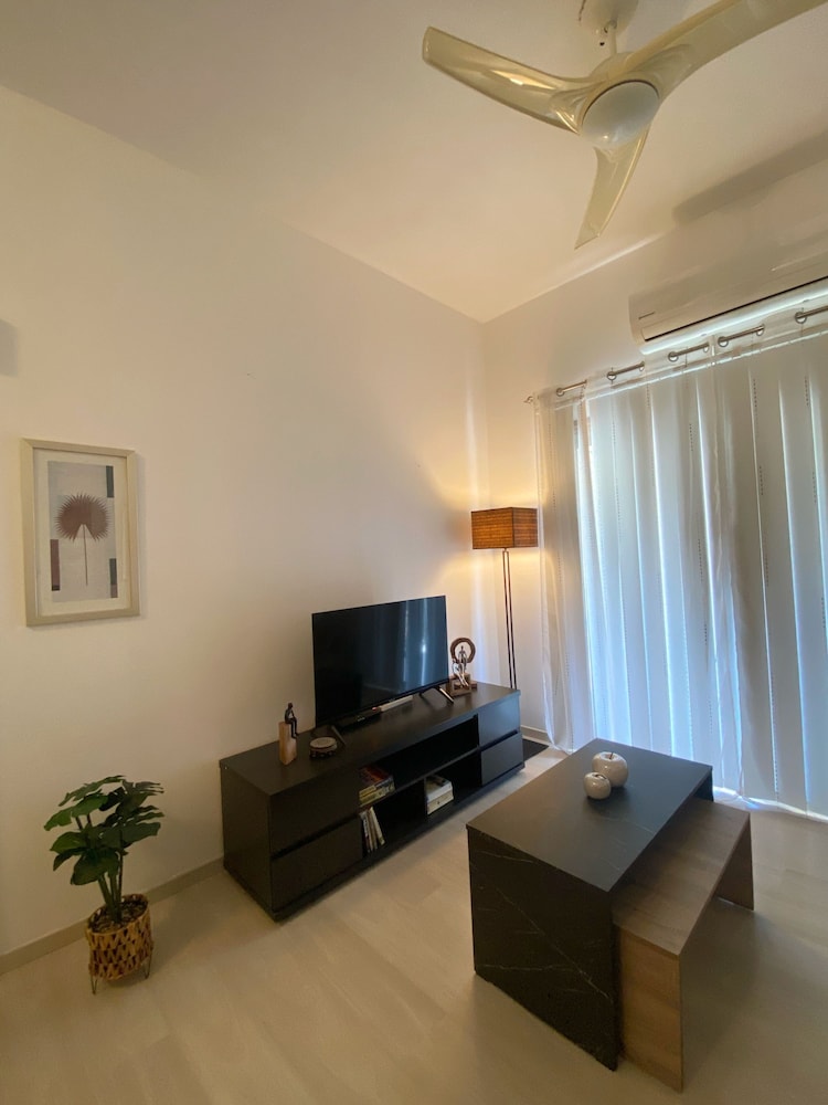 Apartment photo 2