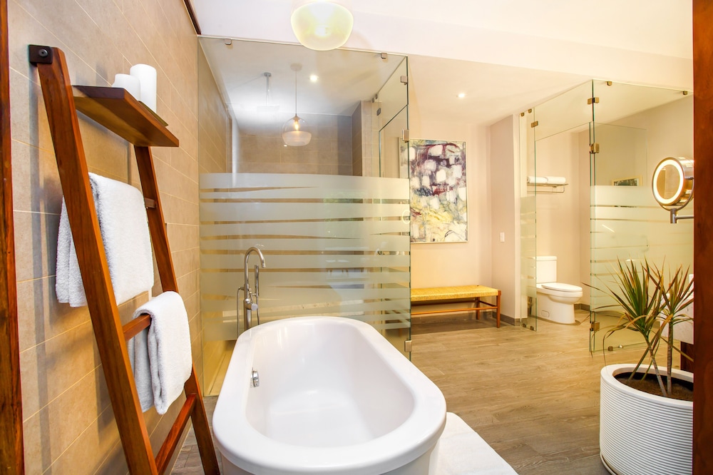 Lush Suite, 1 Bedroom, 1 King Bed, Adults Only (Garden View) - Photo 3