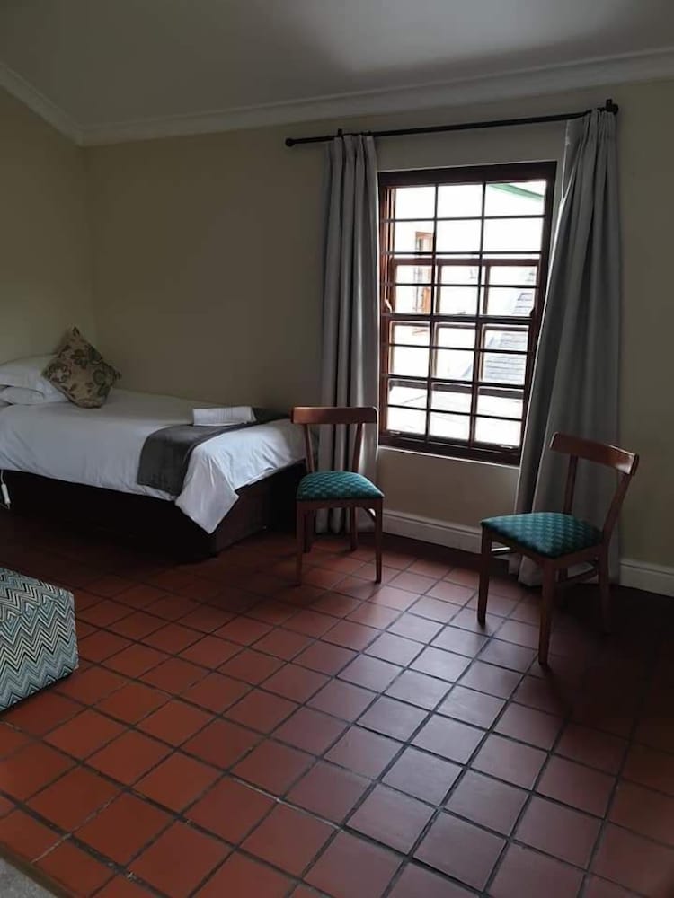 Basic Triple Room (With Shower) photo 3