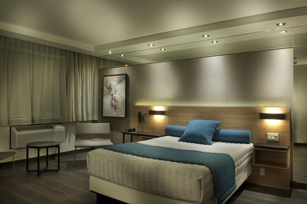 Luxury Suite, 1 Queen Bed photo 3