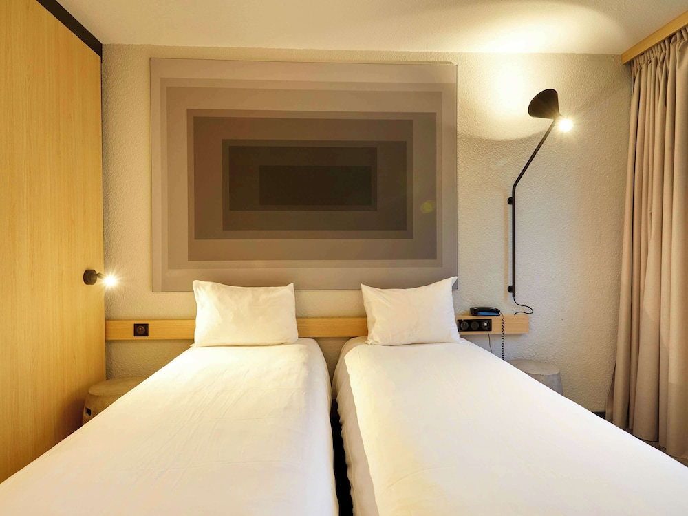 Standard Room, 2 Twin Beds - Photo 3