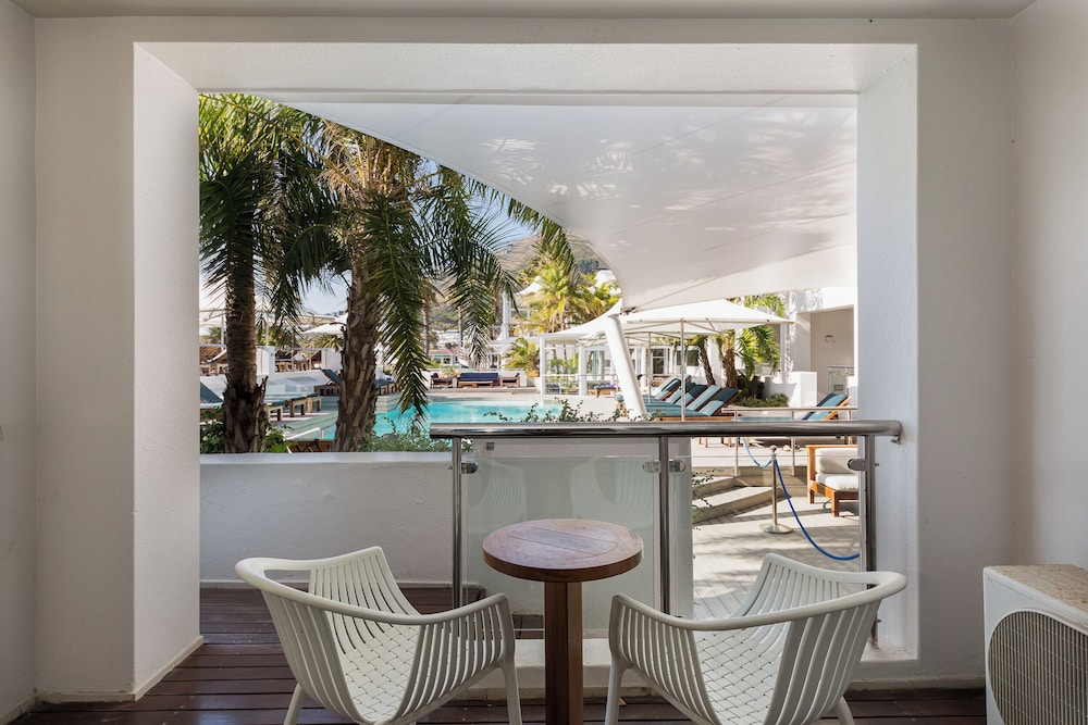 Pool Club - Photo 2