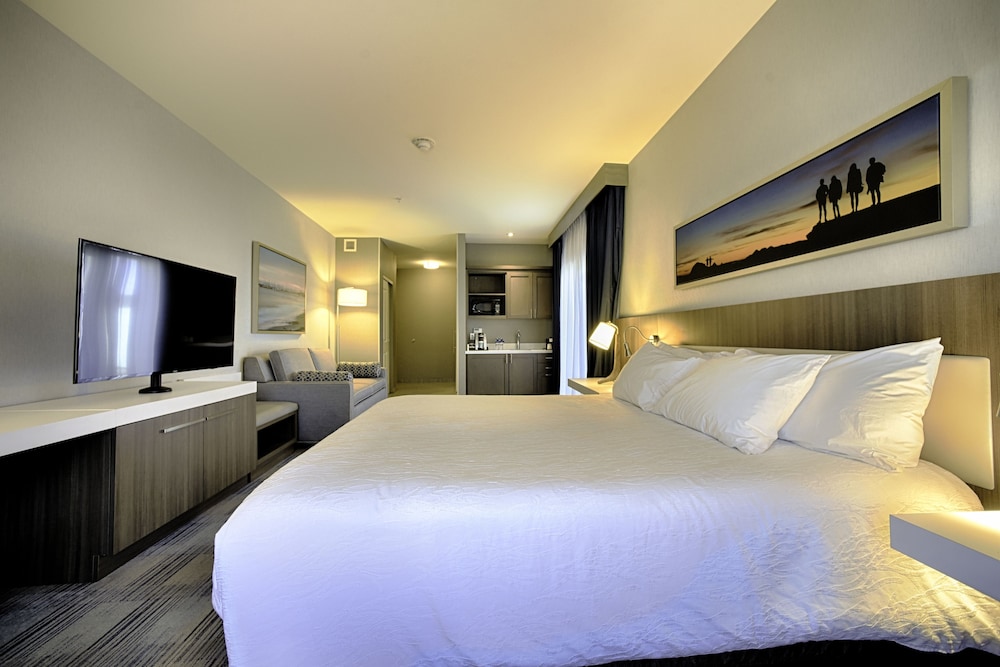 Room, 1 King Bed, Balcony, Mountain View